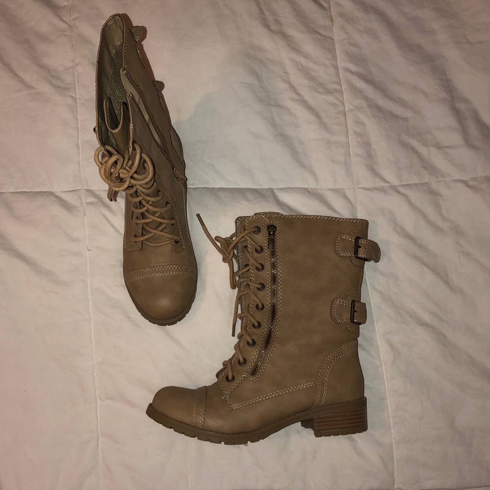 Tan Combat Boots - Size 7